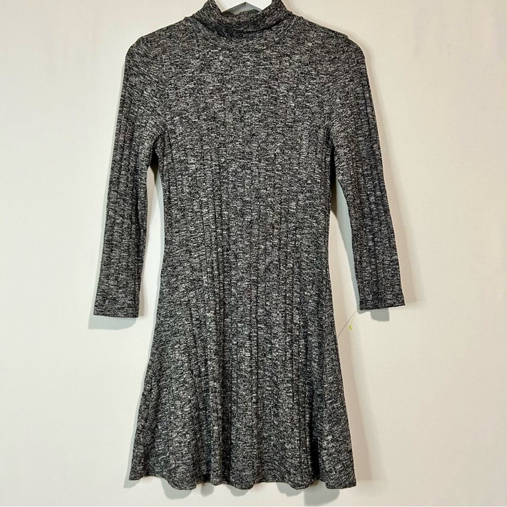 American Eagle Women’s Long Sleeve Open Back Sweater Dress Black White Small EUC